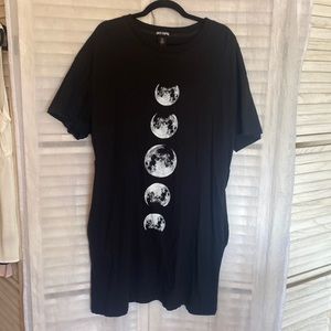 Moon phase T shirt dress.